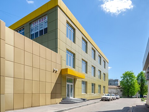 Сдается в аренду помещения свободного назначения 1144 кв. м в 3-этажном здании, цена: 263120 грн