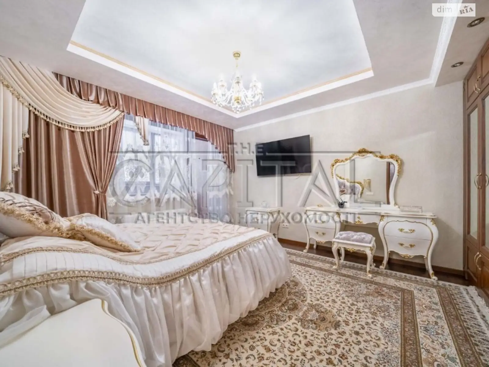 Продается 2-комнатная квартира 73 кв. м в Киеве, ул. Героев Обороны, 10А