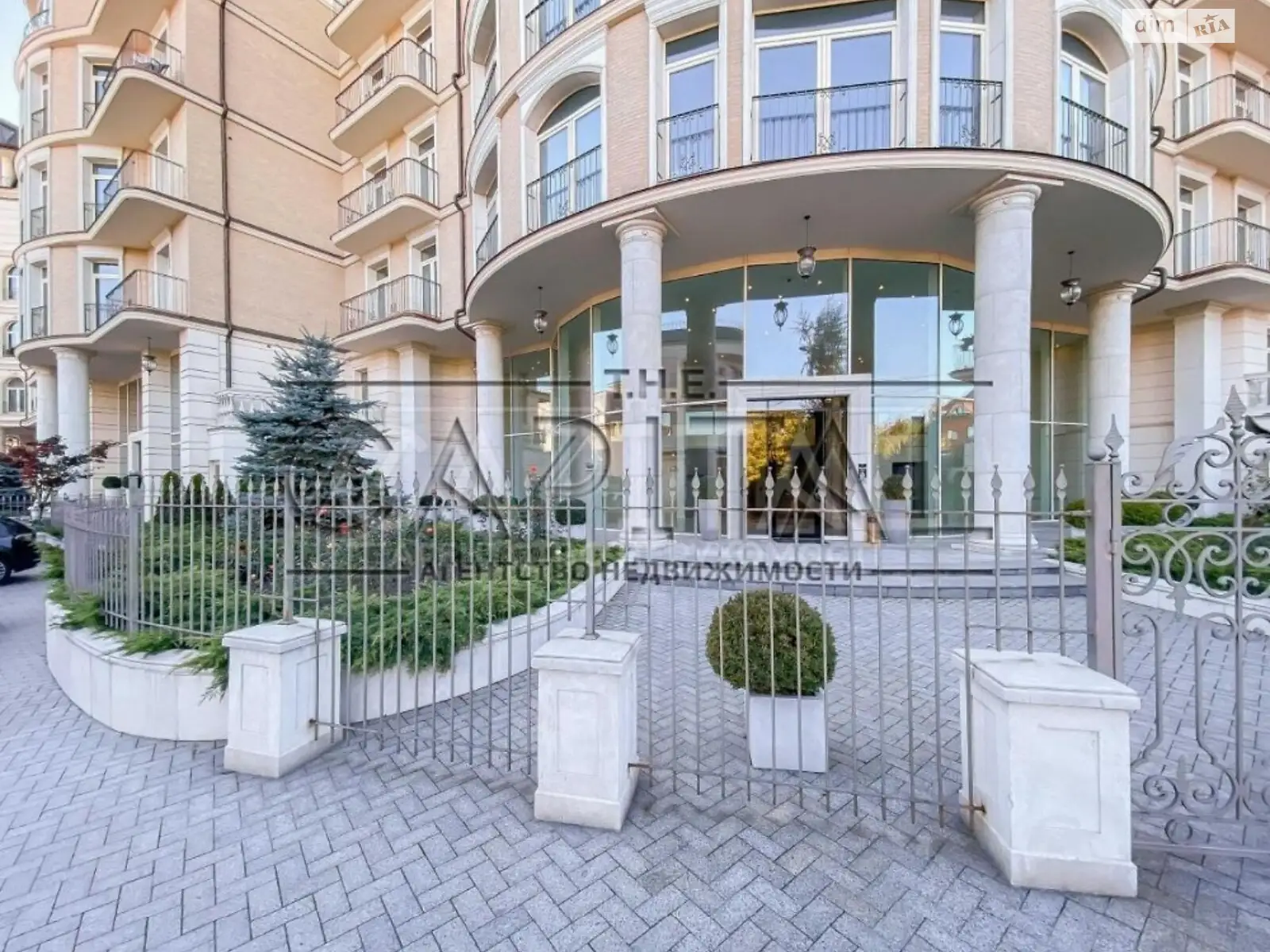 Продается 4-комнатная квартира 188 кв. м в Киеве, ул. Новоселицкая, 10 - фото 1