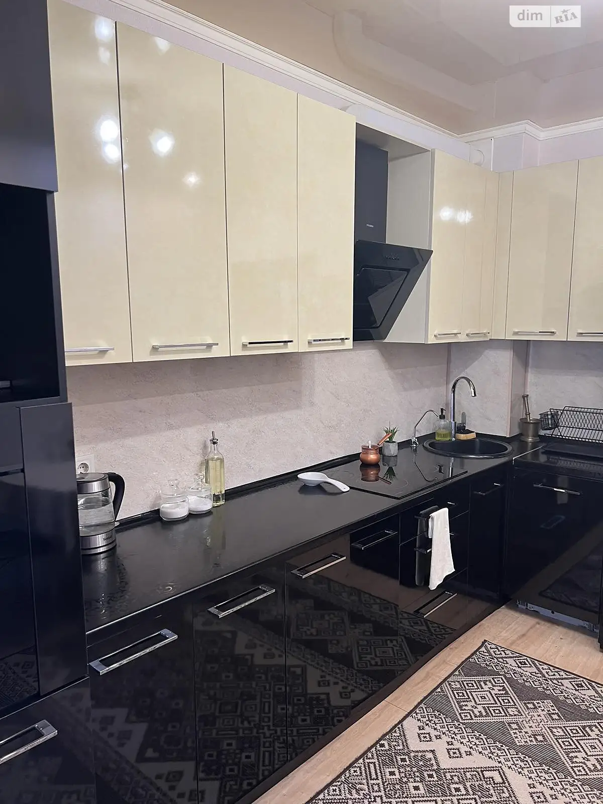 Продається 2-кімнатна квартира 68.5 кв. м у Одесі, вул. Академіка Сахарова, 36 - фото 1