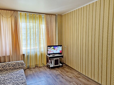 Продается 1-комнатная квартира 35 кв. м в Чернигове, просп. Михаила Грушевского(1-го Мая), 161