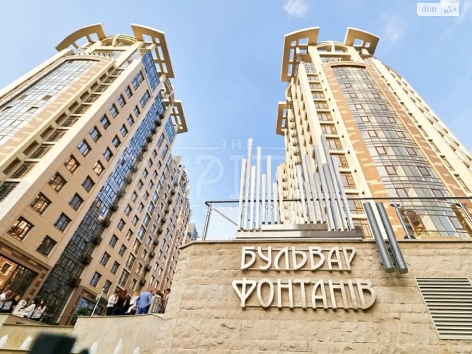 Продается 3-комнатная квартира 170 кв. м в Киеве, ул. Саперное Поле, 5