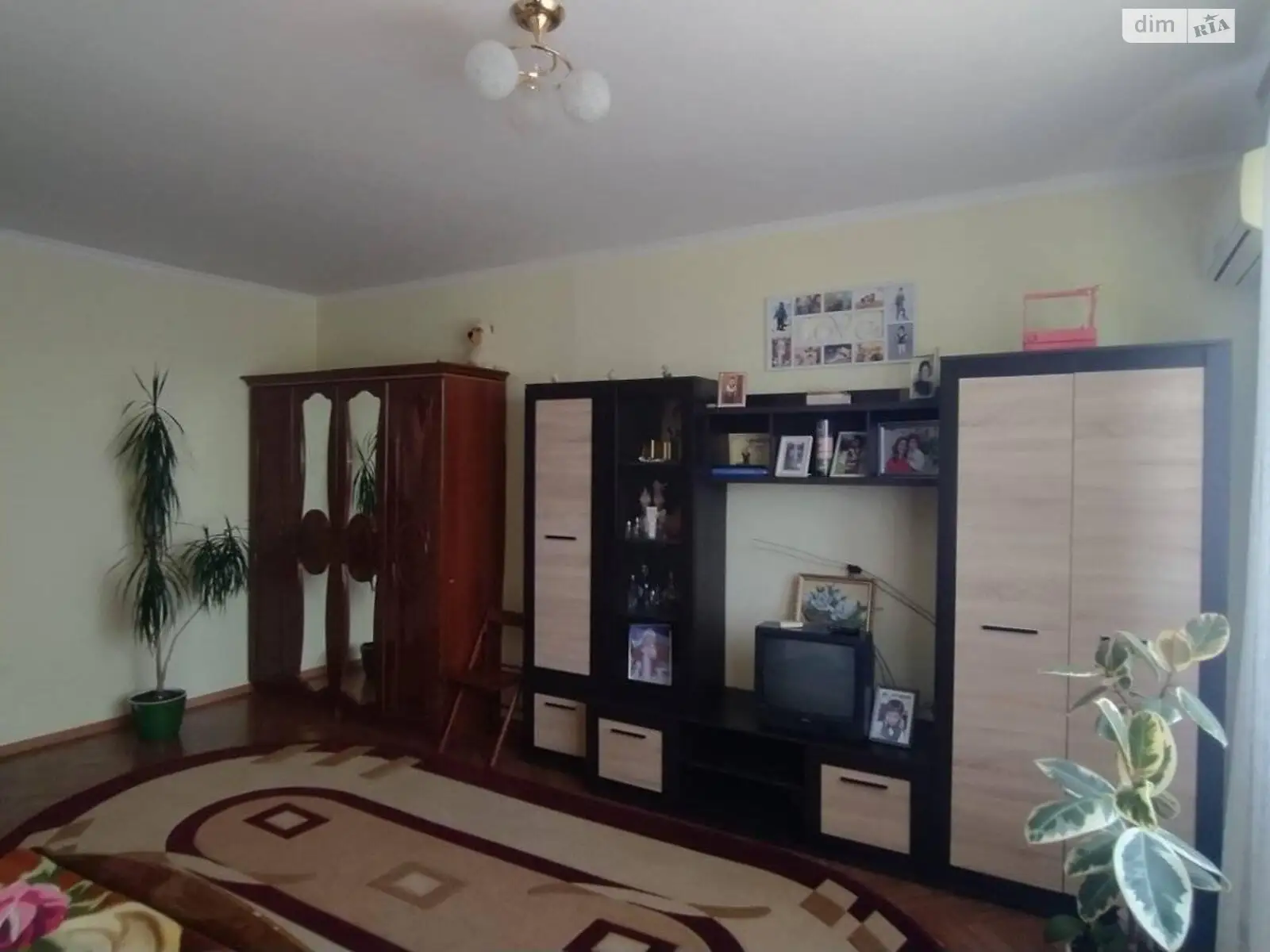 Продається будинок 2 поверховий 280 кв. м з гаражем, цена: 75000 $