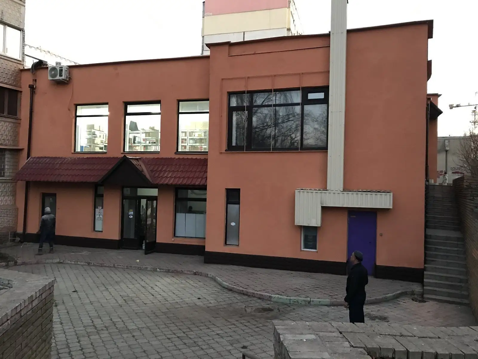 Здається в оренду об'єкт сфери послуг 400 кв. м в 2-поверховій будівлі, цена: 40000 грн - фото 1