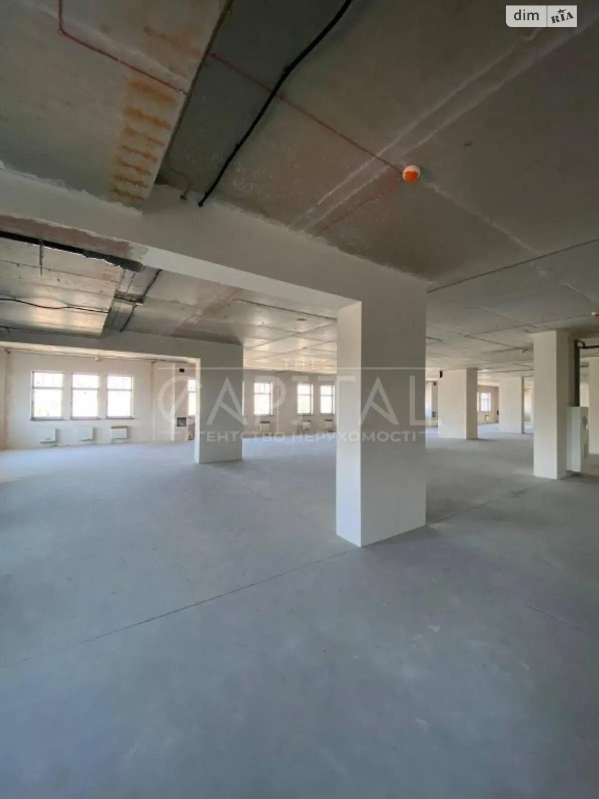 Сдается в аренду офис 1440 кв. м в бизнес-центре, цена: 21600 $ - фото 1