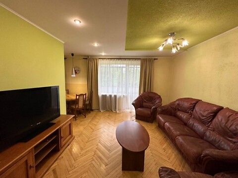 Продается 4-комнатная квартира 84 кв. м в Львове, ул. Софии Караффы-Корбут(Айвазовского)