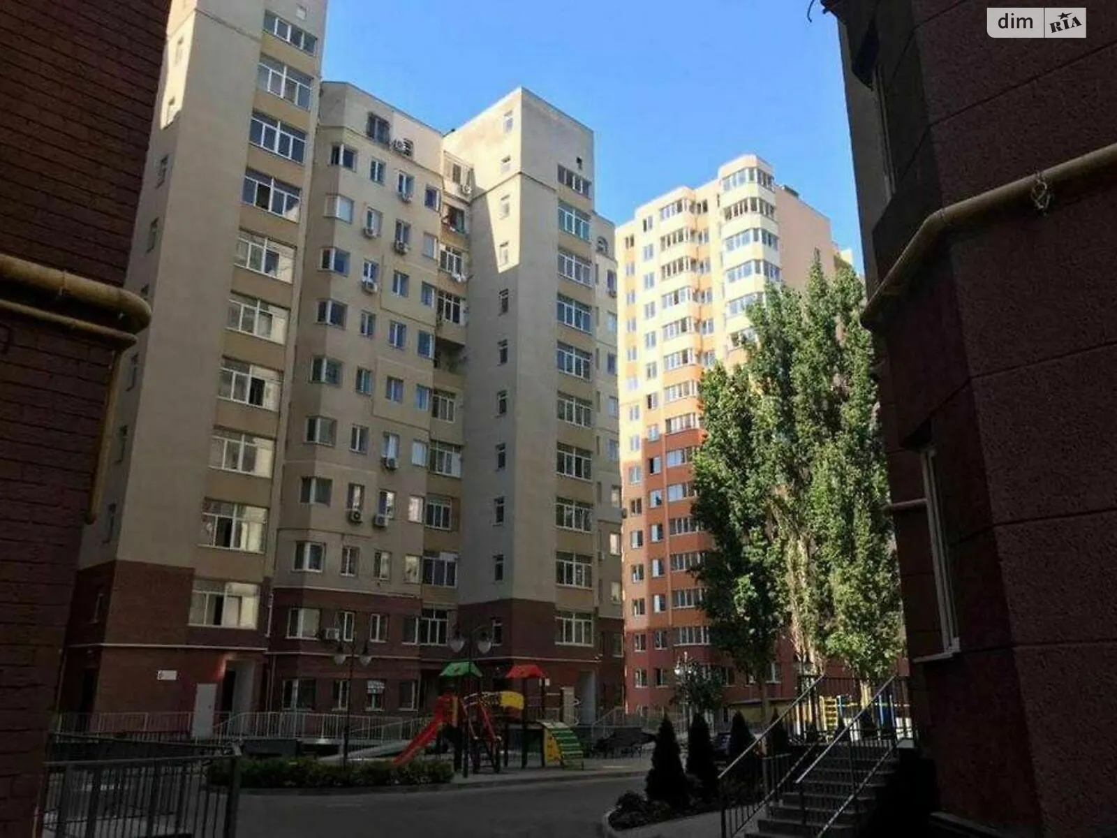 Продається 3-кімнатна квартира 117 кв. м у Одесі, вул. Академіка Вільямса, 56А