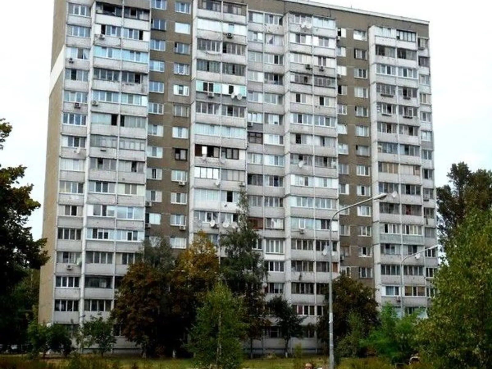 Продается 1-комнатная квартира 65 кв. м в Киеве, ул. Лятошинского, 25Б