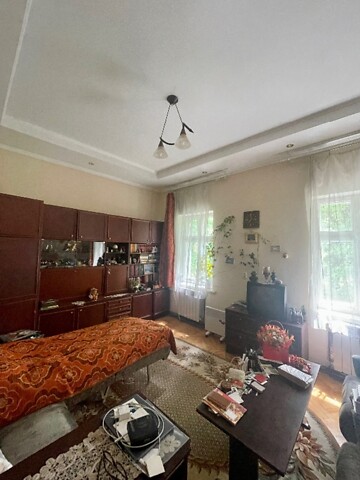 Продается 2-комнатная квартира 50 кв. м в Черновцах, ул. Украинская