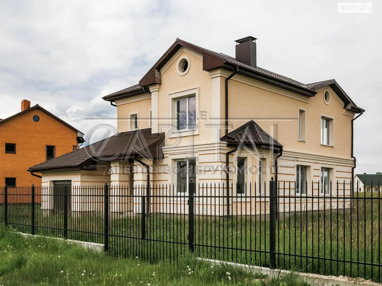 Продається будинок 2 поверховий 231 кв. м з гаражем, цена: 179000 $