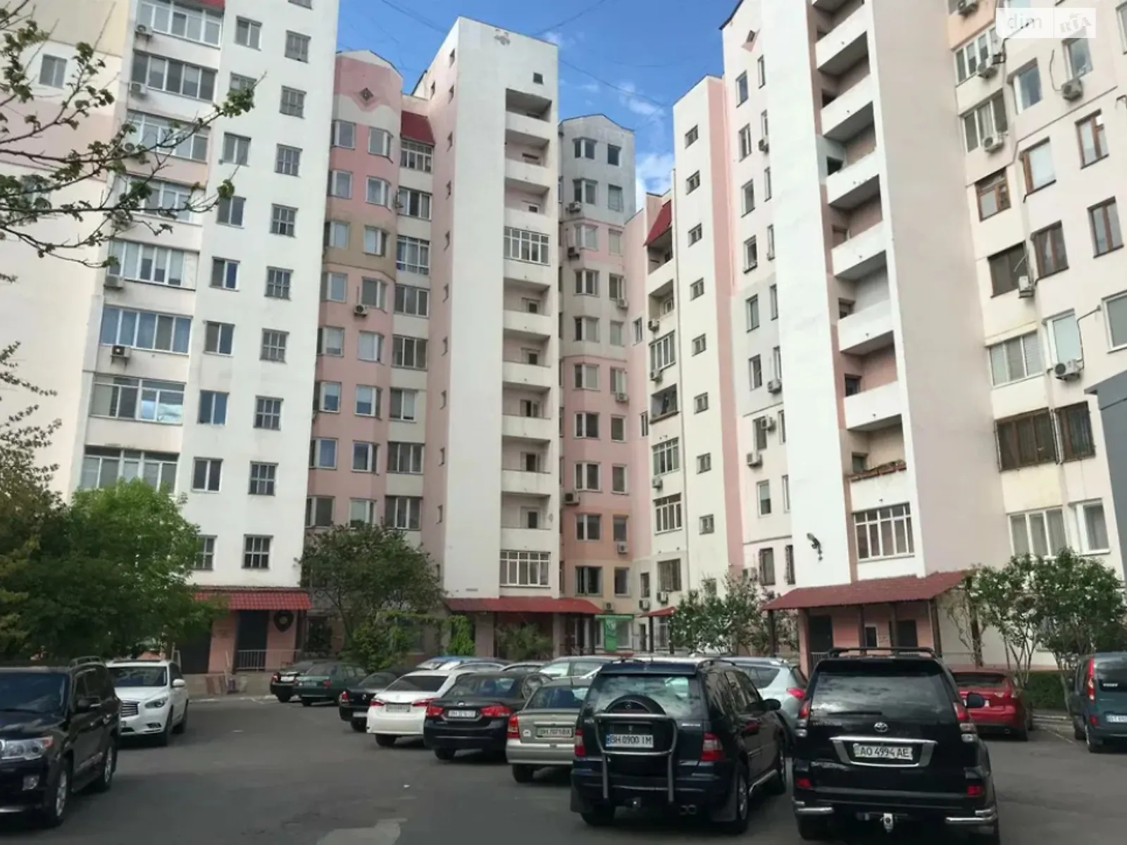 Продается 3-комнатная квартира 96 кв. м в Одессе, пер. Хвойный, 8А - фото 1