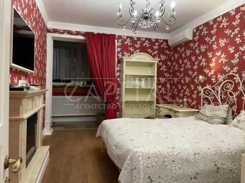 Продается 2-комнатная квартира 67 кв. м в Киеве, ул. Кадетский Гай