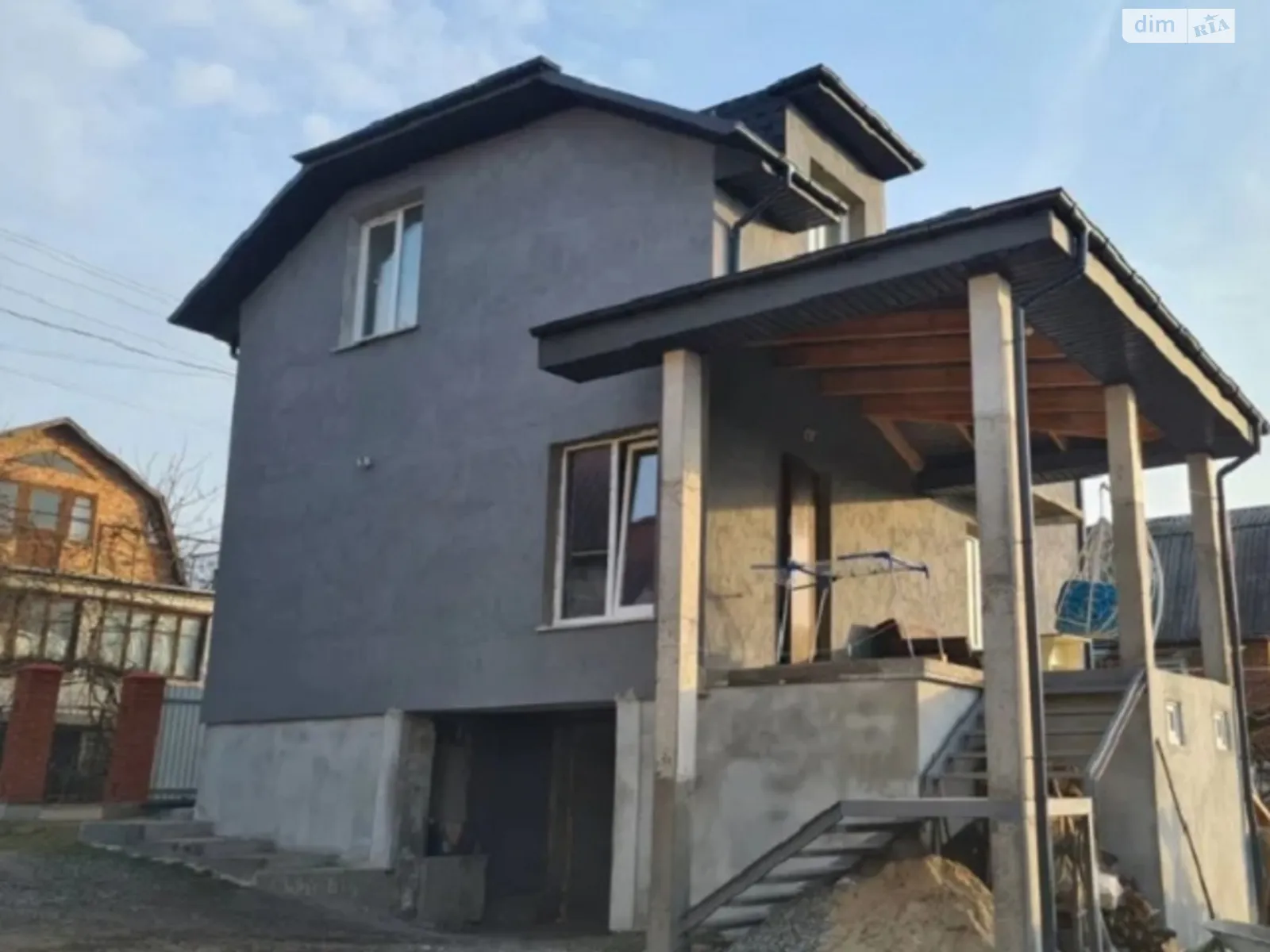 Продается дом на 2 этажа 150 кв. м с камином, цена: 105000 $