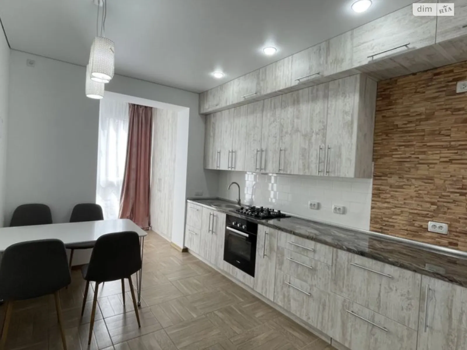 Продается 3-комнатная квартира 63 кв. м в Днепре, цена: 93000 $