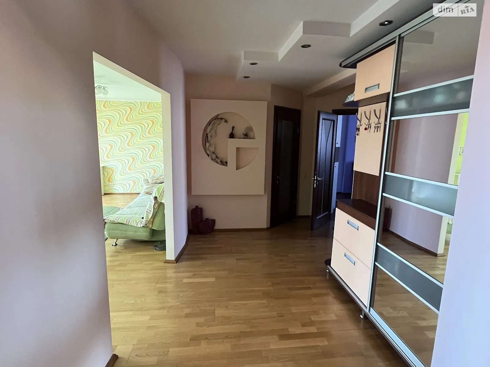 Продается 3-комнатная квартира 100 кв. м в Ивано-Франковске, ул. Молодежная - фото 1