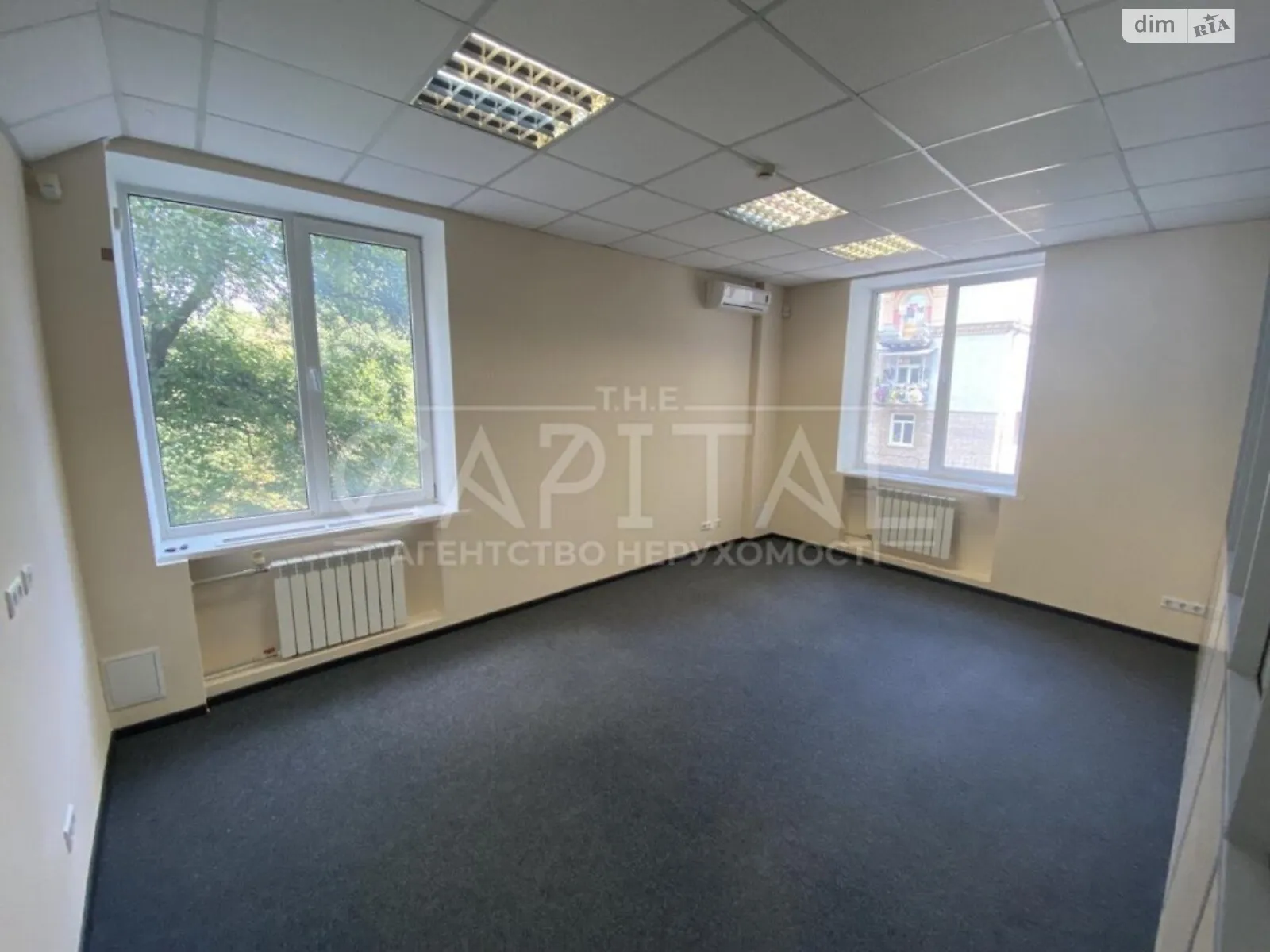 Сдается в аренду офис 230 кв. м в бизнес-центре, цена: 2300 $ - фото 1
