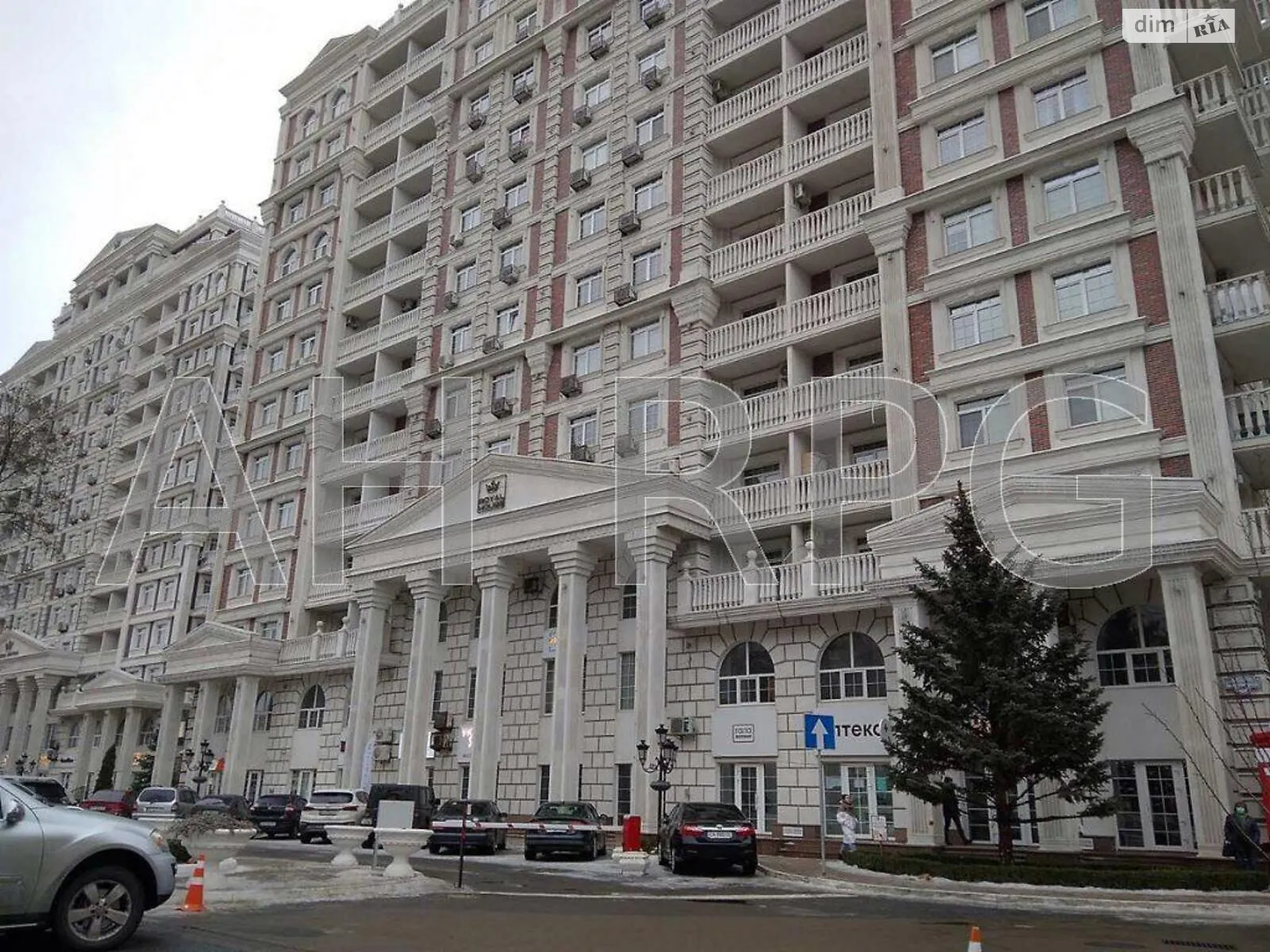 Продается 1-комнатная квартира 42 кв. м в Киеве, ул. Михаила Максимовича, 24 - фото 1