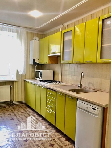 Продается 3-комнатная квартира 60 кв. м в Белой Церкви, бул. Александрийский