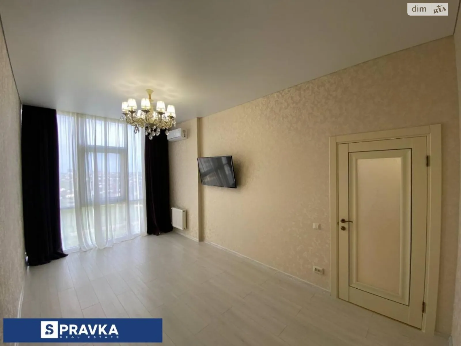 Продается 1-комнатная квартира 43 кв. м в Одессе, ул. Академика Сахарова, 3А - фото 1