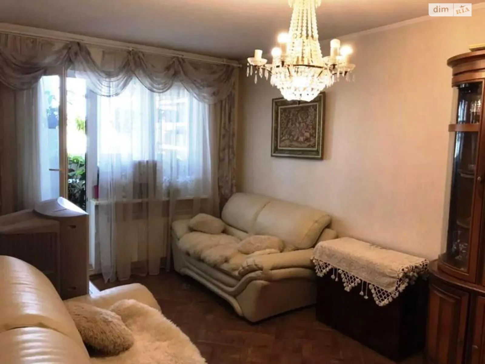 Продается 3-комнатная квартира 72 кв. м в Киеве, ул. Радунская, 18А