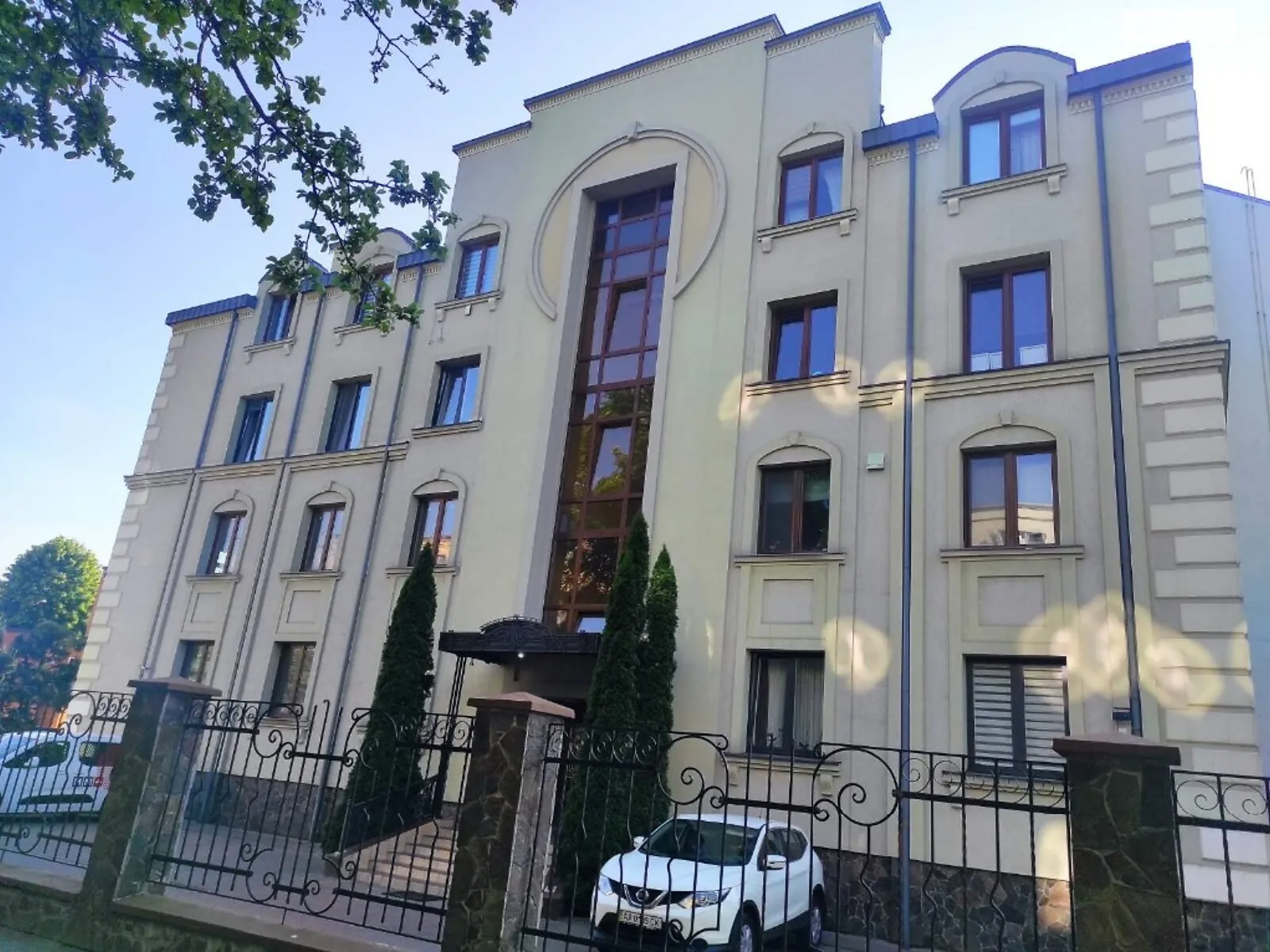 Продается 3-комнатная квартира 123 кв. м в Львове, цена: 125000 $