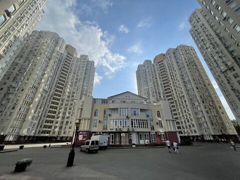 Здається в оренду 2-кімнатна квартира 79 кв. м у Одесі, цена: 549 $