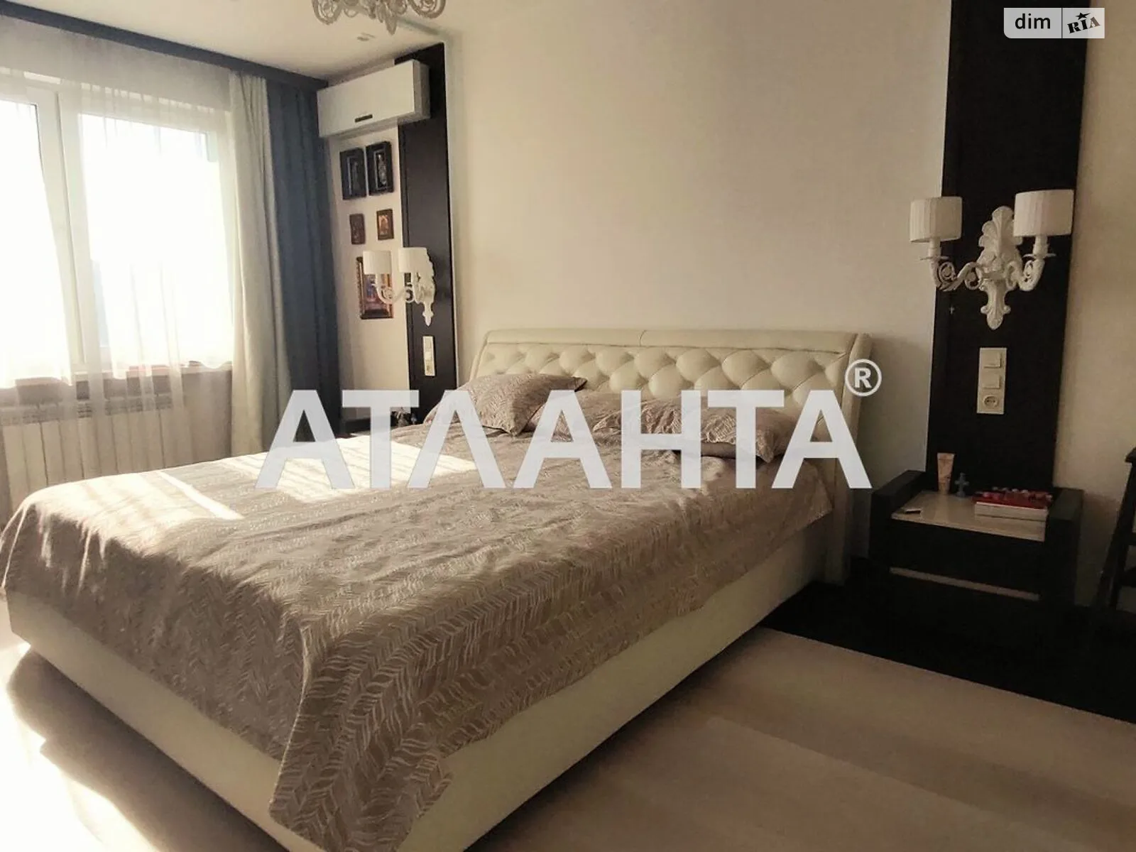Продается 2-комнатная квартира 65.5 кв. м в Киеве, ул. Михаила Максимовича