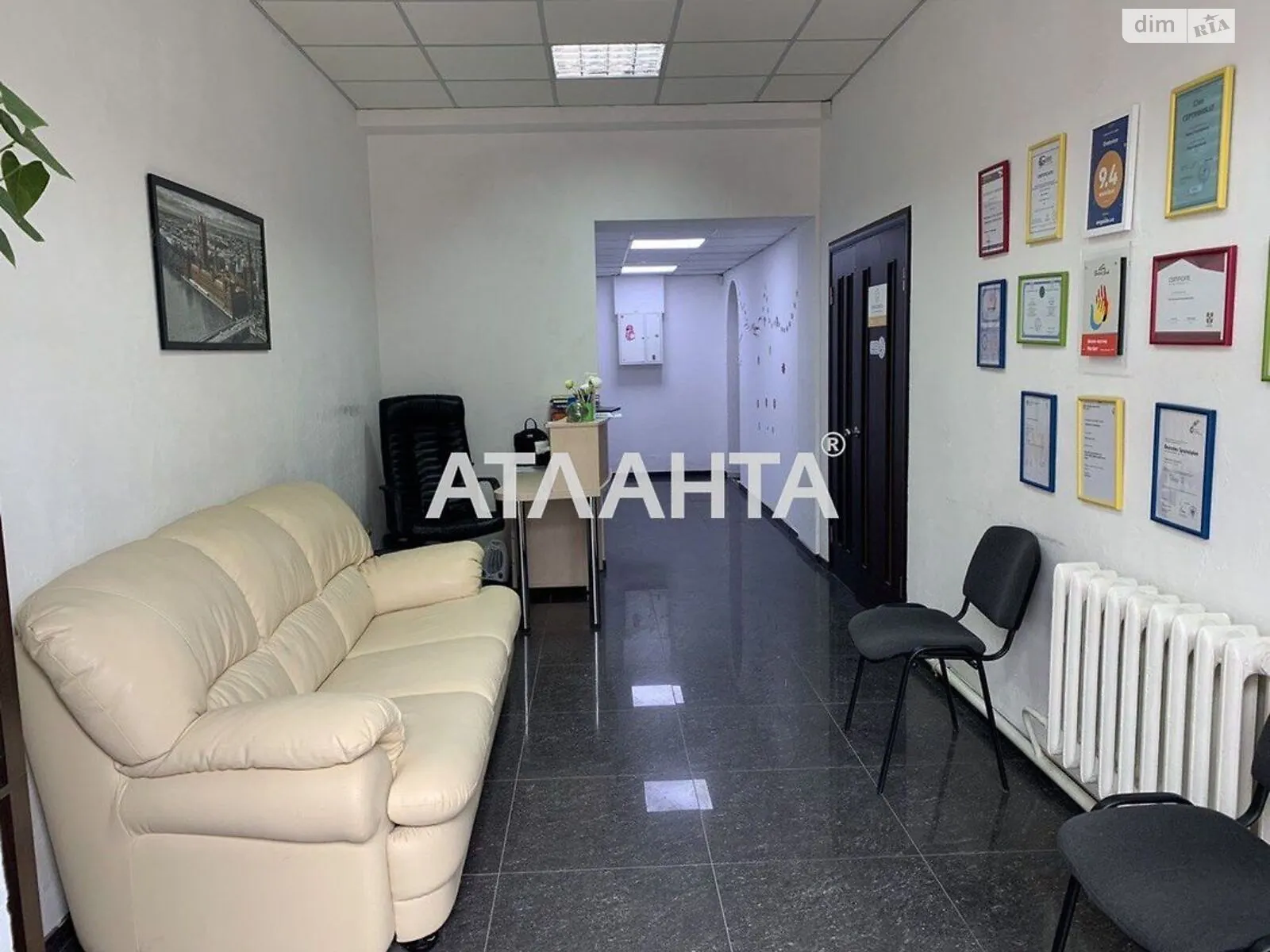 Продается офис 142 кв. м в бизнес-центре, цена: 110000 $ - фото 1