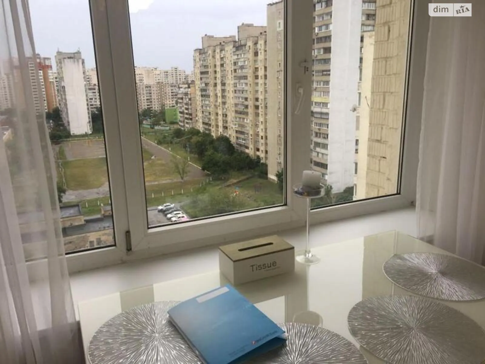 Продается 1-комнатная квартира 64 кв. м в Киеве, просп. Николая  Бажана, 30 - фото 1