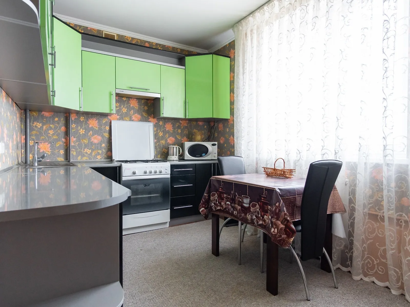 Сдается в аренду 1-комнатная квартира 35 кв. м в Ивано-Франковске, цена: 9000 грн
