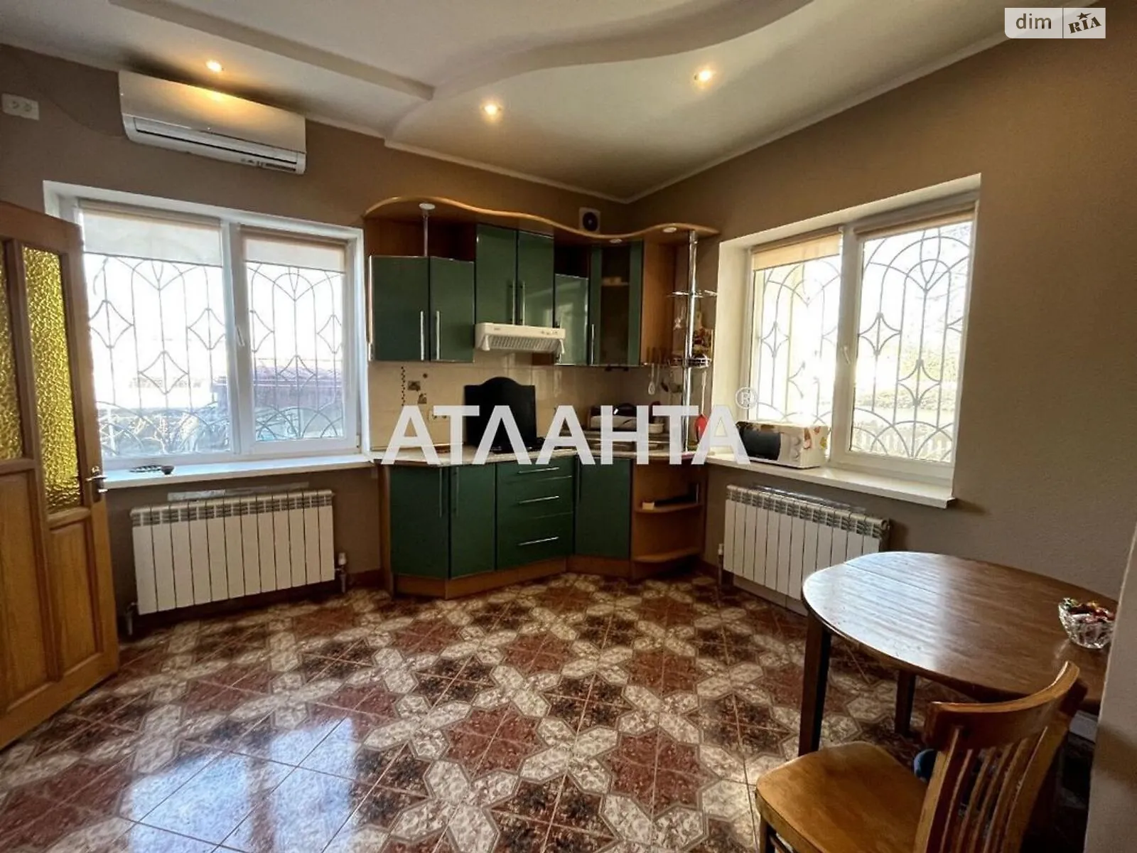 Продається будинок 2 поверховий 170 кв. м з каміном, цена: 140000 $