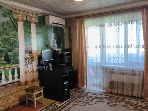 Продается 3-комнатная квартира 62 кв. м в Днепре, ул. Караваева
