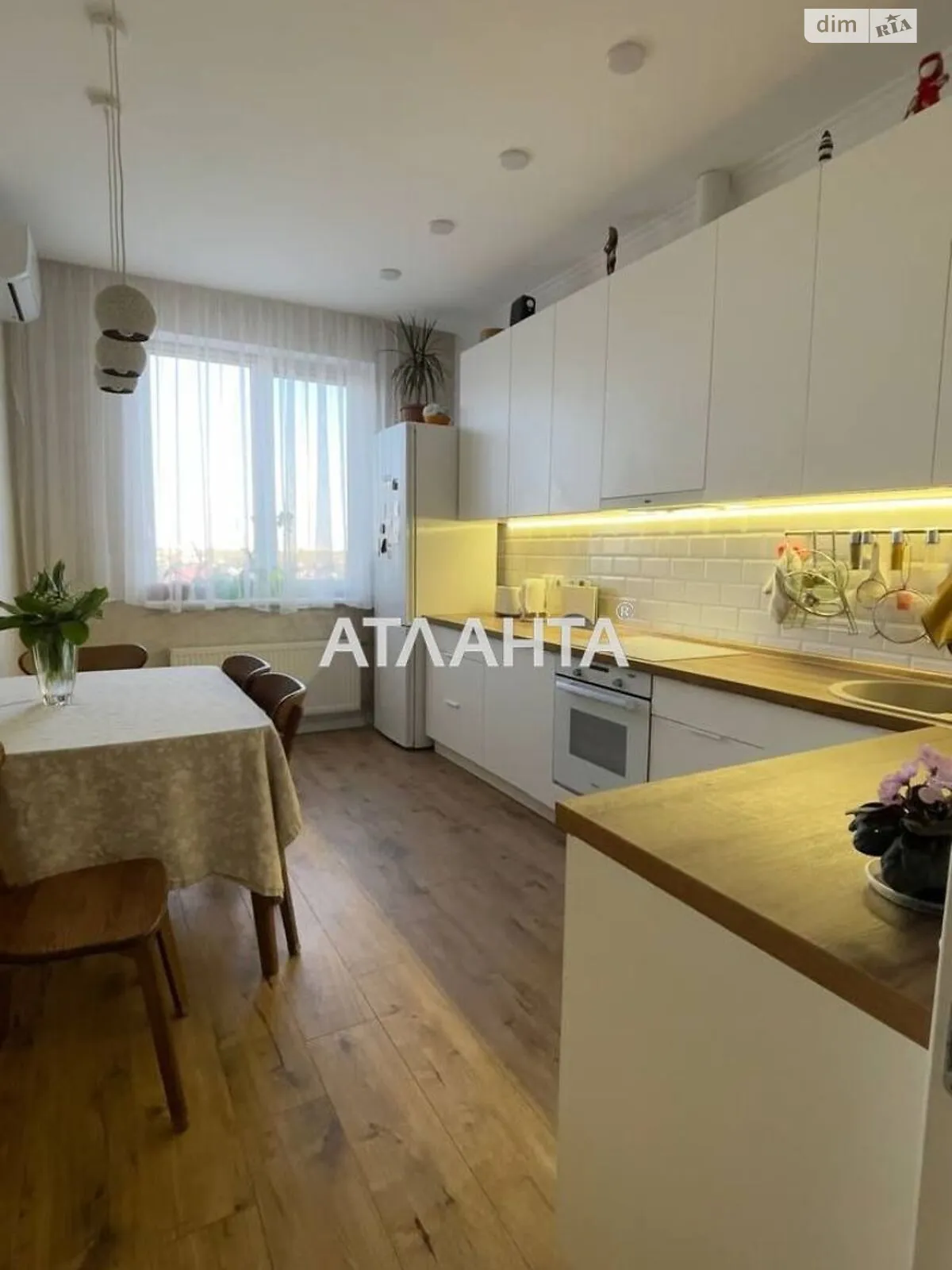 Продается 3-комнатная квартира 81.4 кв. м в Одессе, ул. Жемчужная, 5Б - фото 1