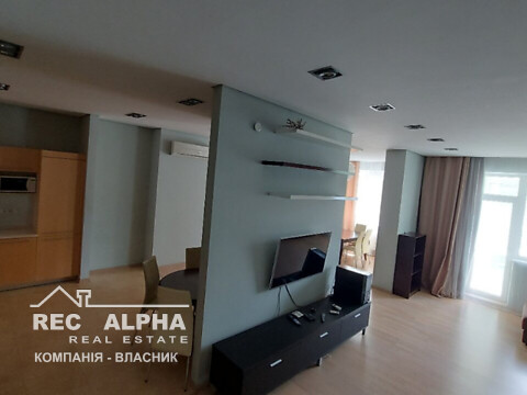 Продается 4-комнатная квартира 171.7 кв. м в Киеве, ул. Механизаторов