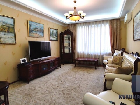 Продается 3-комнатная квартира 108 кв. м в Днепре, ул. Малиновского Маршала