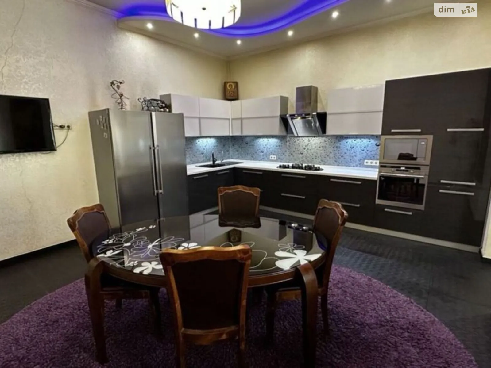 Продается 3-комнатная квартира 130 кв. м в Одессе, ул. Утесова, 14