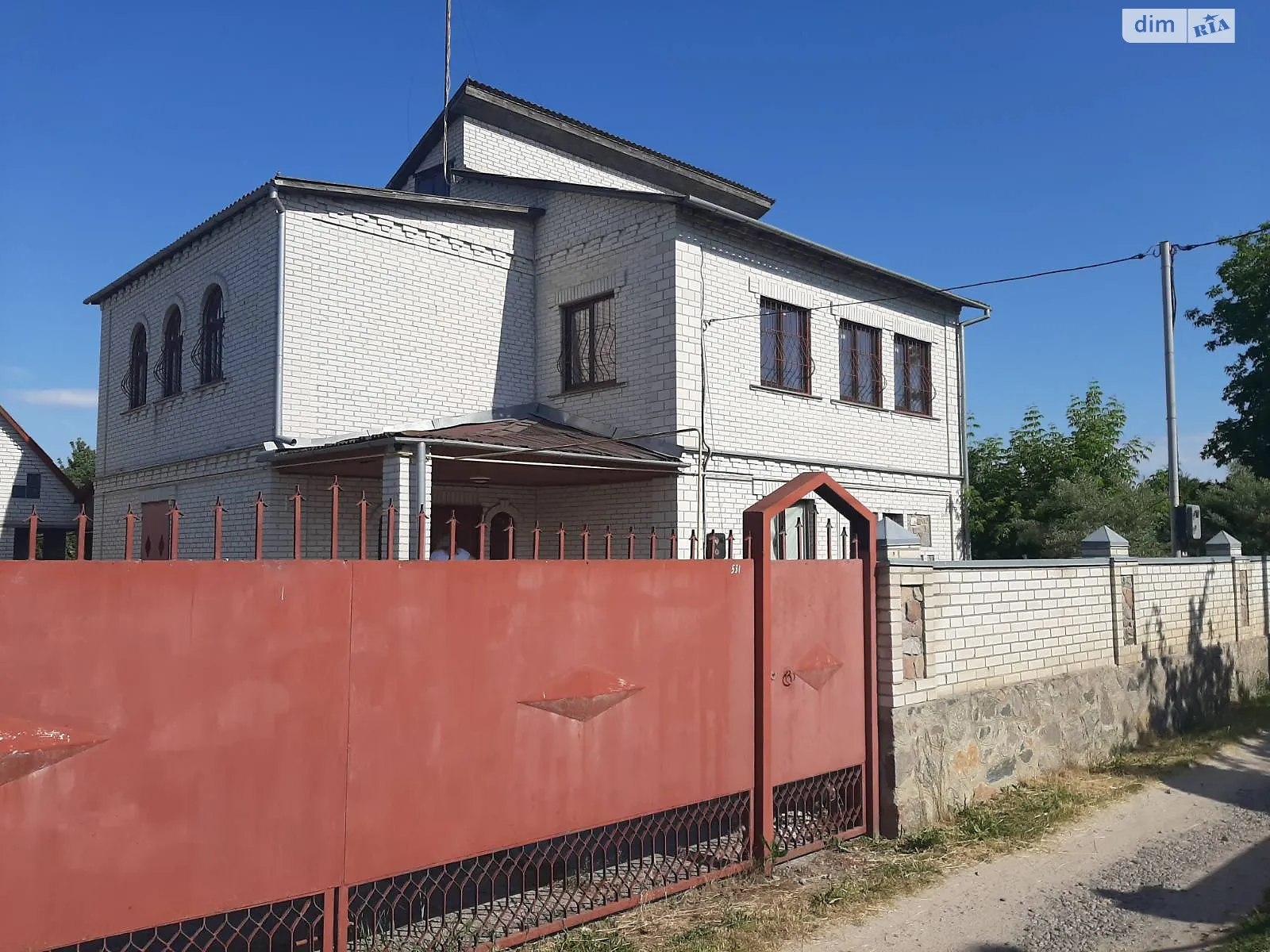 Продається будинок 2 поверховий 225 кв. м с басейном, вул. Лісова