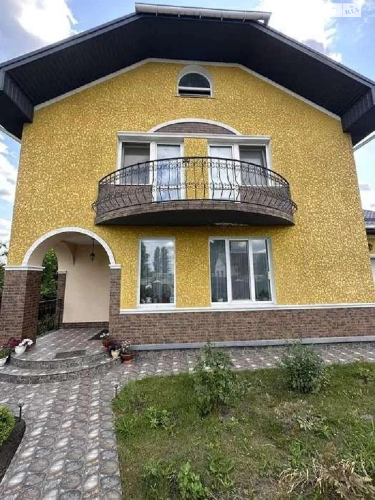 Продается дом на 2 этажа 209 кв. м с террасой, цена: 214000 $ - фото 1