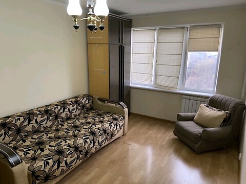 Продается 1-комнатная квартира 33 кв. м в Киеве, ул. Академика Булаховского