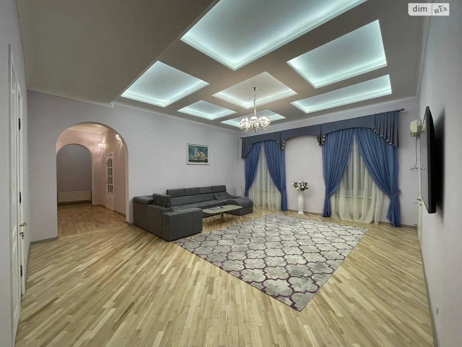 Продается 5-комнатная квартира 200 кв. м в Одессе, пл. Екатерининская - фото 1