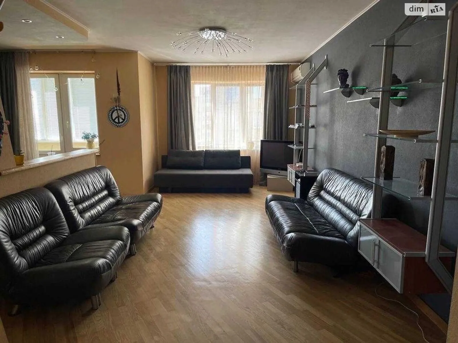 Продается 3-комнатная квартира 84 кв. м в Киеве, ул. Никольско-Слободская, 6В