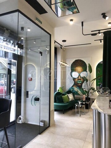 Аренда доменного имени ladysalonspb.ru - ключевой инструмент для успешного продвижения салона красоты в интернете