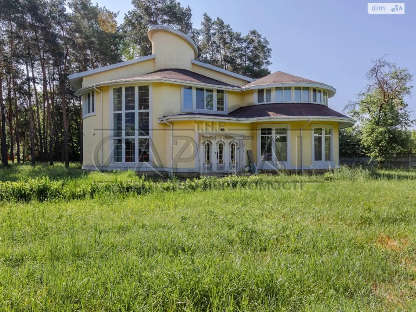 Продается дом на 2 этажа 350 кв. м с садом, цена: 279000 $
