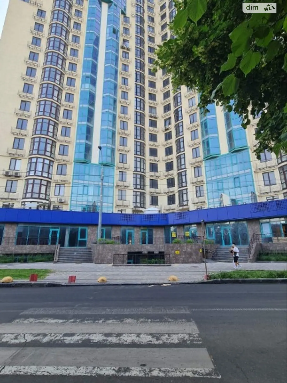 Продается офис 122 кв. м в бизнес-центре, цена: 138000 $ - фото 1