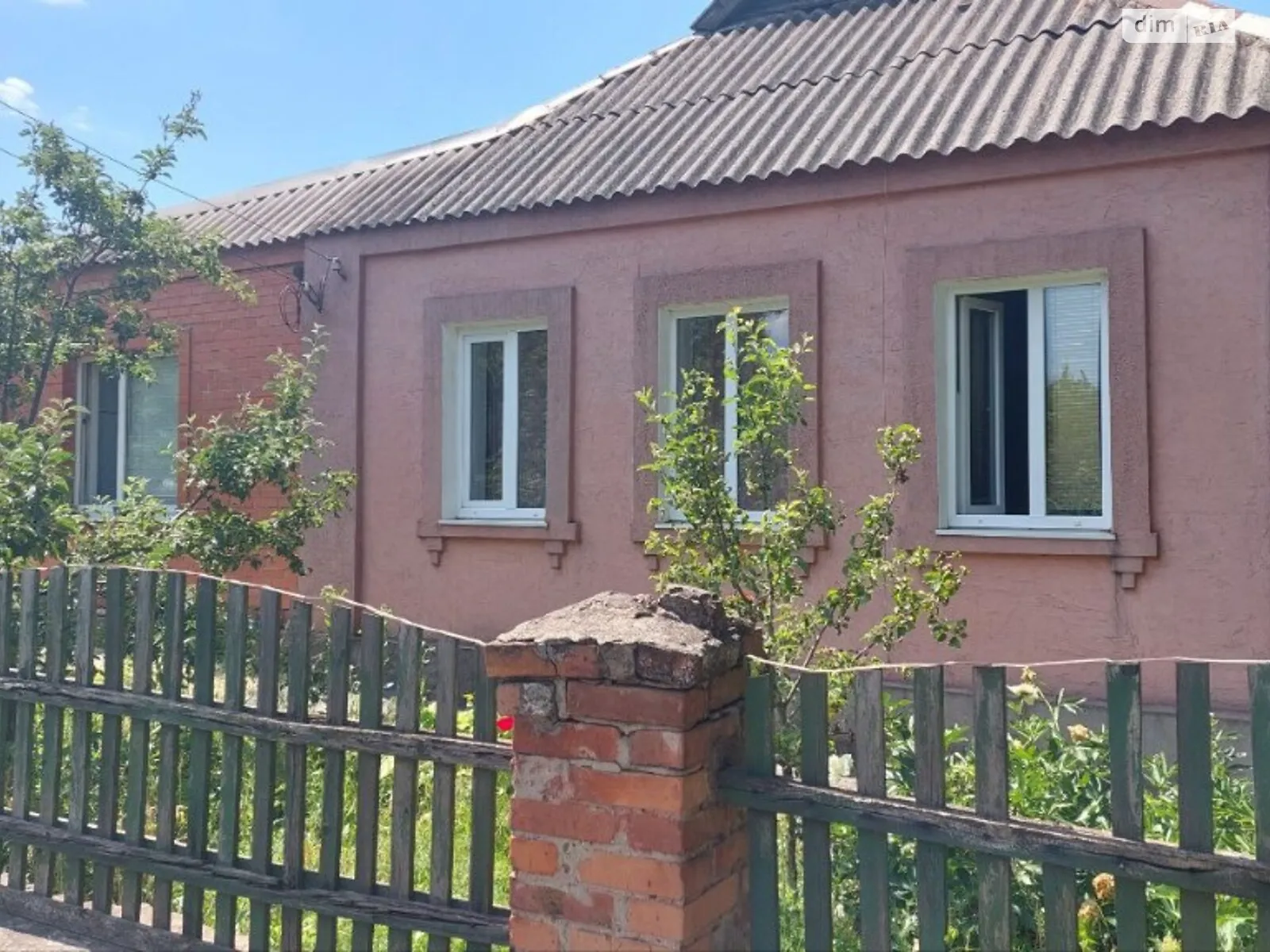 Продається одноповерховий будинок 72 кв. м з каміном, цена: 35000 $