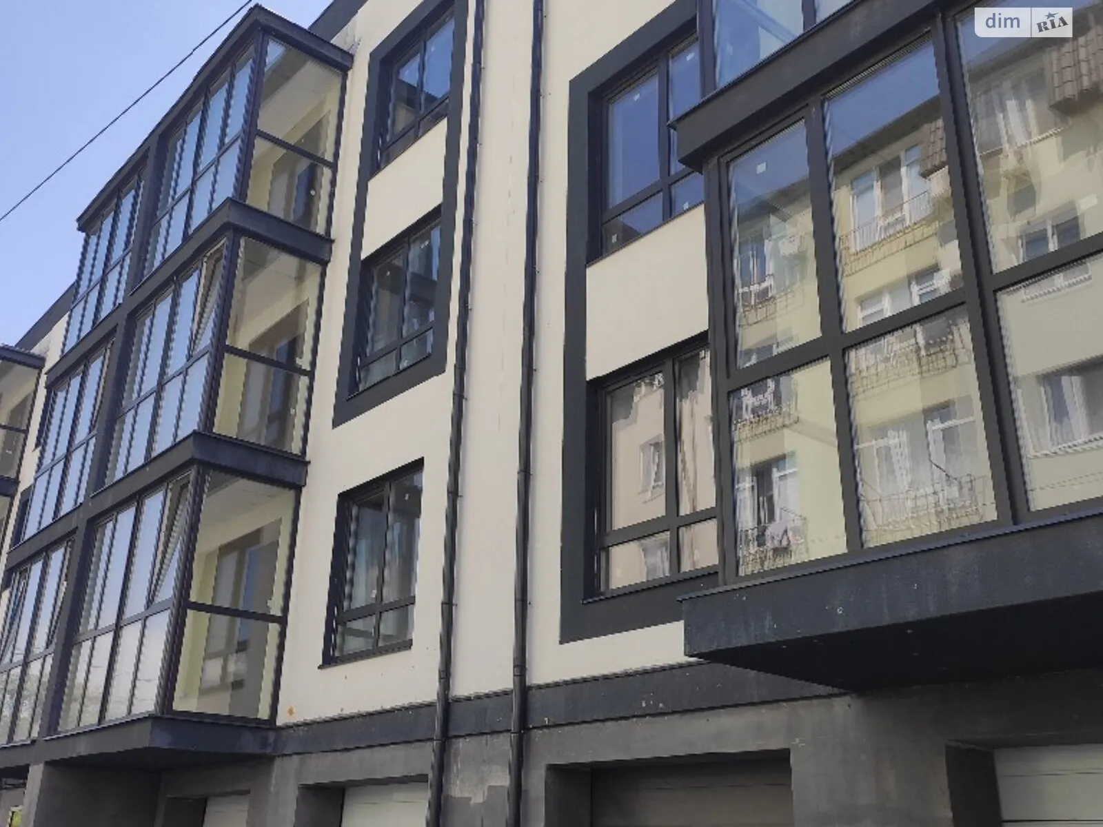Продається 1-кімнатна квартира 28 кв. м у Гостомелі, вул. Богдана Хмельницького, 1В