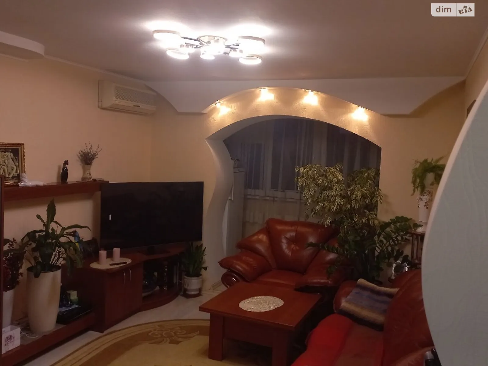 Продается 3-комнатная квартира 71 кв. м в Одессе, ул. Академика Королева, 79