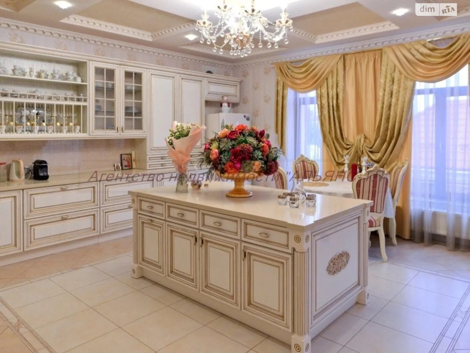Продается дом на 2 этажа 405 кв. м с гаражом, цена: 385000 $ - фото 1