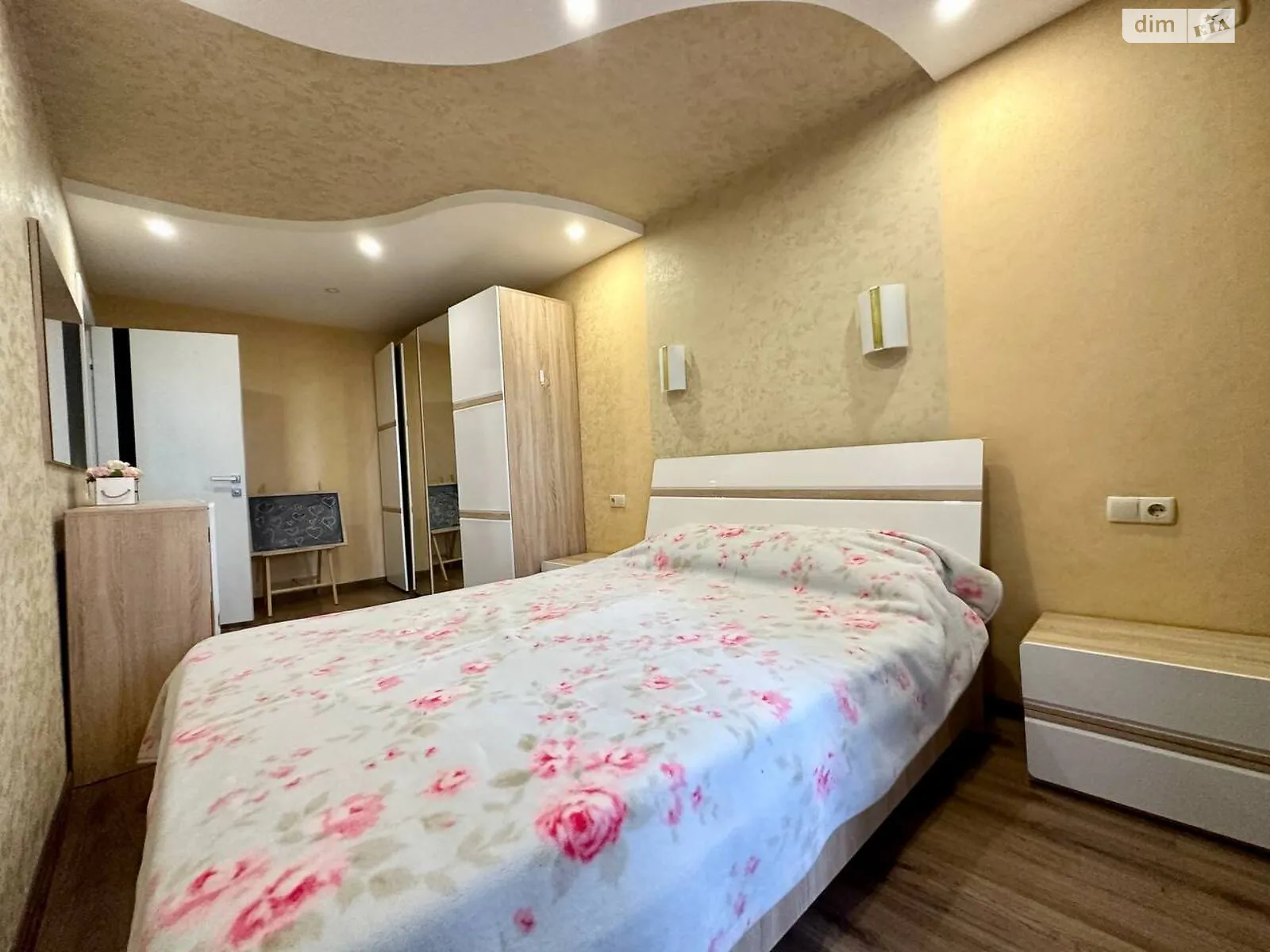 Здається в оренду 4-кімнатна квартира 80 кв. м у Дніпрі, цена: 20000 грн