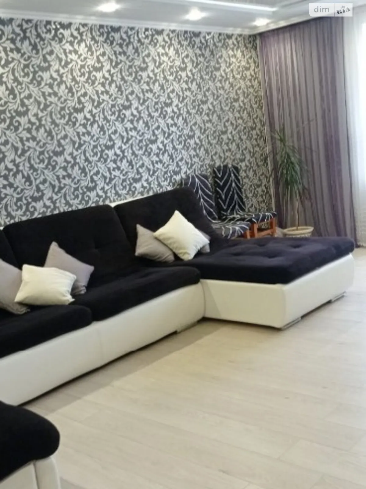 Продается 3-комнатная квартира 90 кв. м в Хмельницком, ул. Кармелюка - фото 1